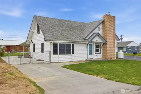 Exterior - 206 E Cedar St, Othello, WA 99344 photo 2 of 12