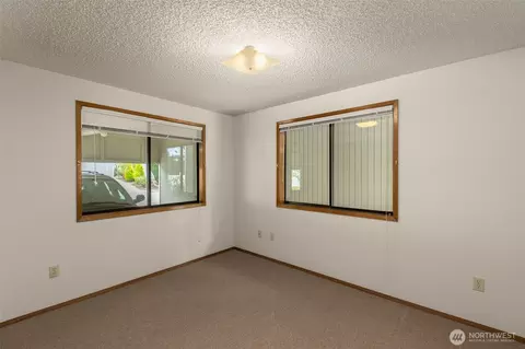 Bedroom - 24124 8th Pl W, Bothell, WA 98021 photo 4 of 4