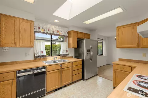 Kitchen - 24124 8th Pl W, Bothell, WA 98021 photo 1 of 2