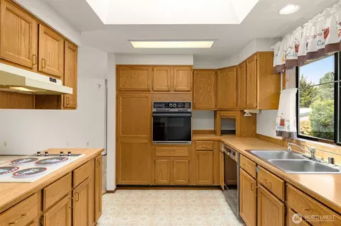 Kitchen - 24124 8th Pl W, Bothell, WA 98021 photo 2 of 2