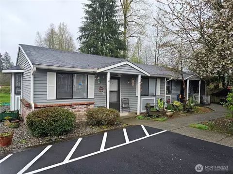 406 E Pioneer St #D, Granite Falls, WA 98252