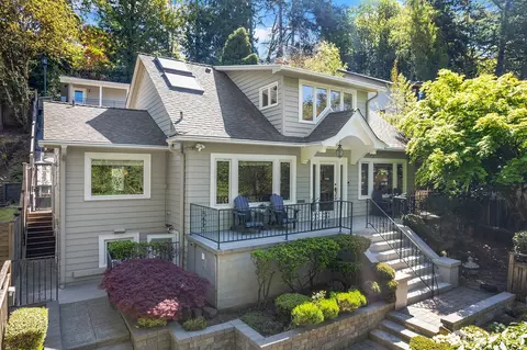 2514 Lake Park Dr S, Seattle, WA 98144