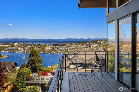 426 Wheeler St, Seattle, WA 98109
