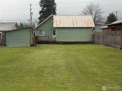 Exterior - 245 3rd St, Morton, WA 98356 photo 5 of 7