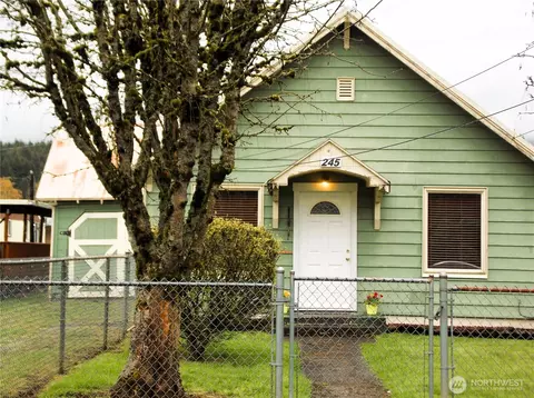 245 3rd St, Morton, WA 98356