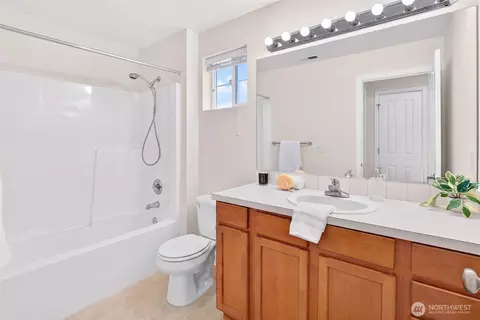 Bath - 13515 39th Dr SE, Mill Creek, WA 98012 photo 3 of 3