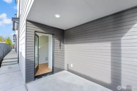 1401 SW 111th Ln, Seattle, WA 98146