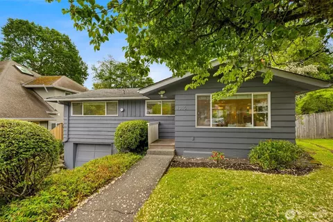 1315 102nd Ave NE, Bellevue, WA 98004
