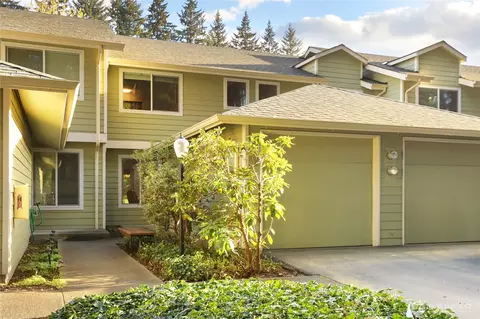 3957 NW Fairway Ln, Bremerton, WA 98312