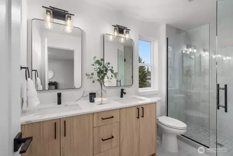 Bath - 5814 Lowell Larimer Rd #A3, Everett, WA 98208 photo 1 of 5