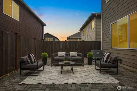 Exterior - 4014 223rd Pl SE, Bothell, WA 98021 photo 3 of 5