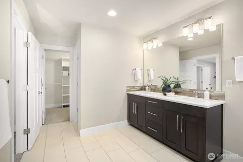 Bath - 4014 223rd Pl SE, Bothell, WA 98021 photo 3 of 4