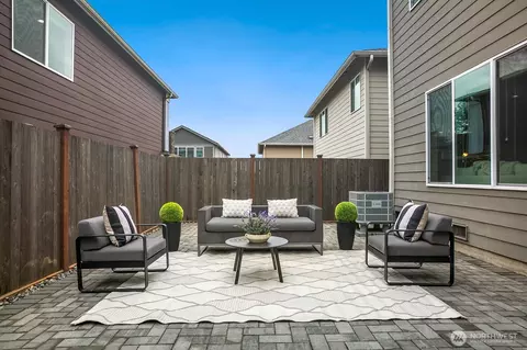 Exterior - 4014 223rd Pl SE, Bothell, WA 98021 photo 5 of 5