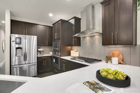 Kitchen - 4014 223rd Pl SE, Bothell, WA 98021 photo 2 of 2