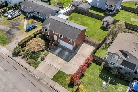 115 3rd Ave NW, Pacific, WA 98047