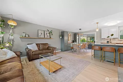 Living - 1602 Beech Ave, Steilacoom, WA 98388 photo 3 of 4