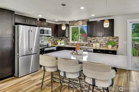 Kitchen - 21023 46th Ave SE, Bothell, WA 98021 photo 1 of 2