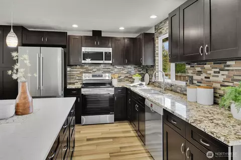 Kitchen - 21023 46th Ave SE, Bothell, WA 98021 photo 2 of 2