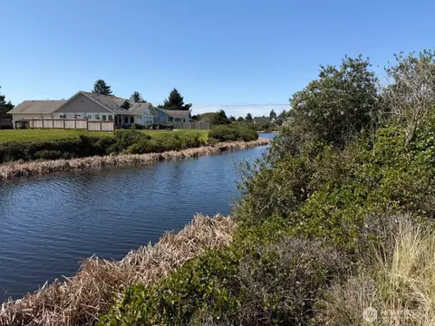 191 N Razor Clam Dr SW, Ocean Shores, WA 98569