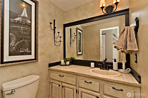 Bath - 23811 SE 374th St, Enumclaw, WA 98022 photo 1 of 4