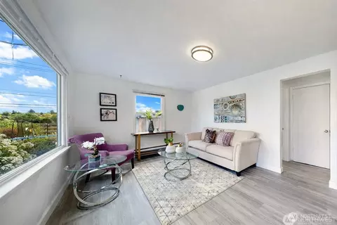2517 E 2519 E Pike St, Seattle, WA 98122