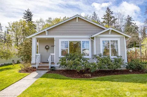 2209 26th St, Anacortes, WA 98221