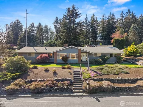 1584 Woodside Dr, Tacoma, WA 98466