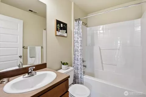 Bath - 13719 33rd Dr SE, Mill Creek, WA 98012 photo 3 of 3
