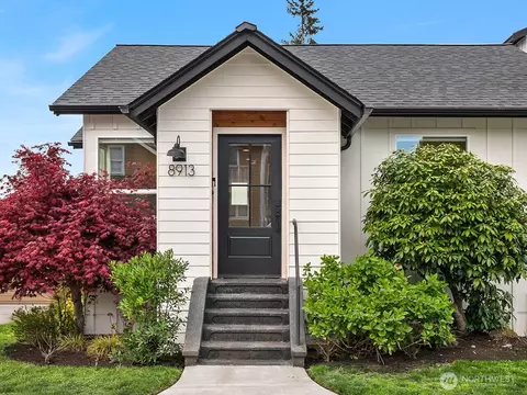 8913 8th Ave NE, Seattle, WA 98115