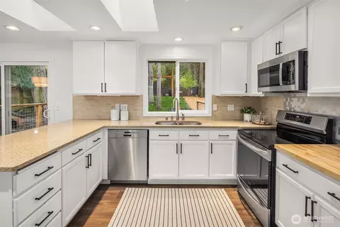 Kitchen - 23705 7th Ave W, Bothell, WA 98021 photo 2 of 3