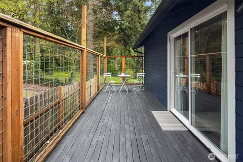 Exterior - 23705 7th Ave W, Bothell, WA 98021 photo 8 of 15