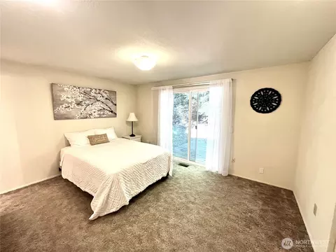 Bedroom - 296 Dungeness Mdws, Sequim, WA 98382 photo 1 of 6