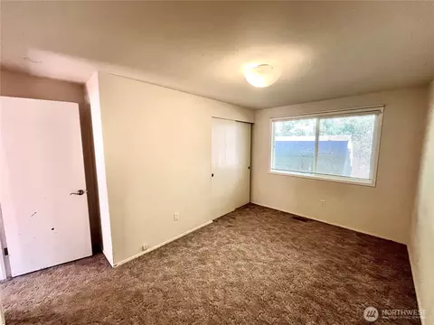 Bedroom - 296 Dungeness Mdws, Sequim, WA 98382 photo 3 of 6