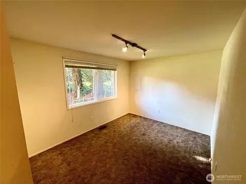 Bedroom - 296 Dungeness Mdws, Sequim, WA 98382 photo 6 of 6