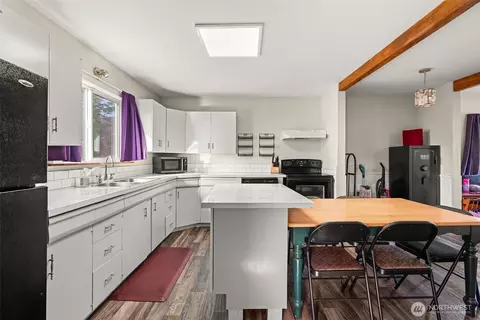 Kitchen - 3306 Romane Rd, Raymond, WA 98577 photo 3 of 3