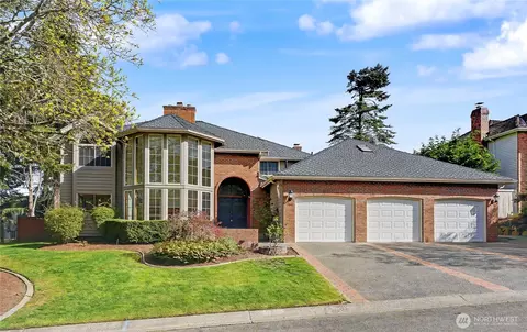 556 SW 334th Ct, Federal Way, WA 98023