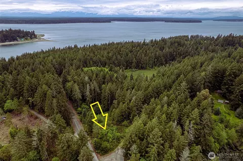 811 Herron Rd SW, Lakebay, WA 98349