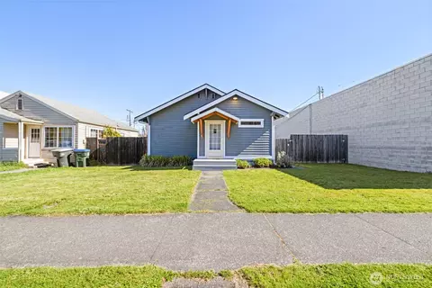 529 E 2nd St, Port Angeles, WA 98362