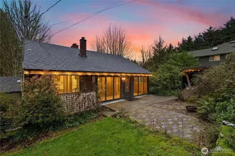 6526 NE 198th St, Kenmore, WA 98028