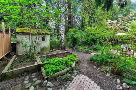 2046 26th Ave E, Seattle, WA 98112 photo 18