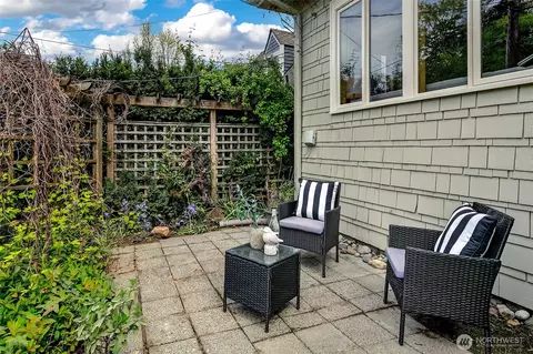2046 26th Ave E, Seattle, WA 98112 photo 2