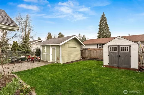 Exterior - 3011 Division St, Enumclaw, WA 98022 photo 4 of 7