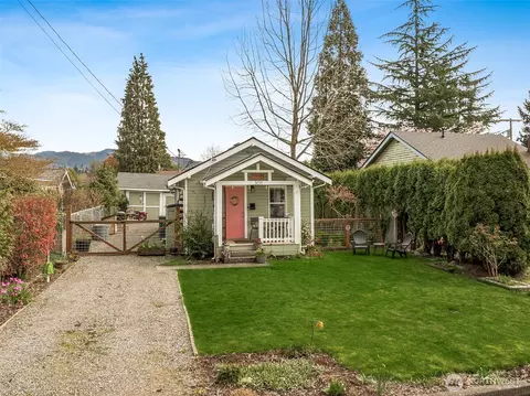 Exterior - 3011 Division St, Enumclaw, WA 98022 photo 5 of 7