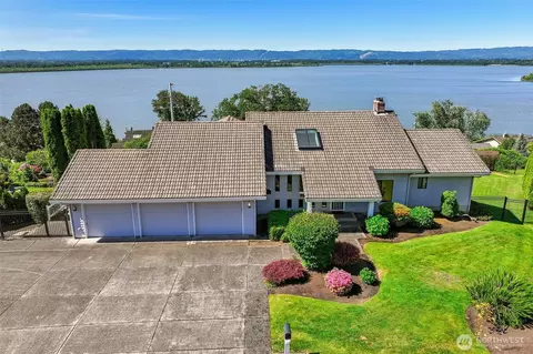 8914 NW Lakecrest Ave, Vancouver, WA 98665