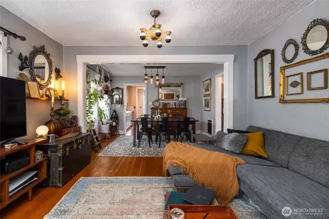 Living - 2317 Fulton St, Everett, WA 98201 photo 2 of 4