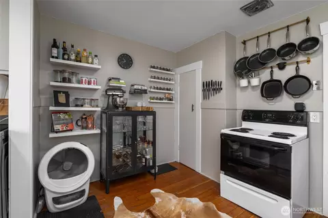 Kitchen - 2317 Fulton St, Everett, WA 98201 photo 3 of 3