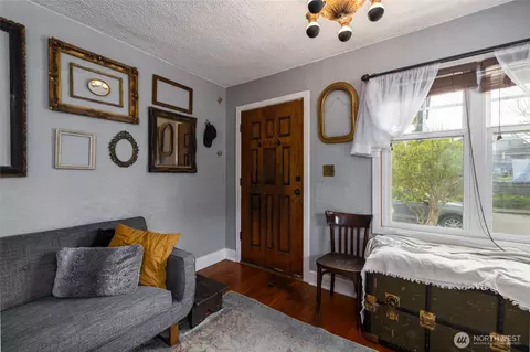 Entry Way - 2317 Fulton St, Everett, WA 98201 photo 1 of 2