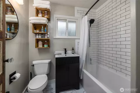 Bath - 2317 Fulton St, Everett, WA 98201 photo 1 of 1