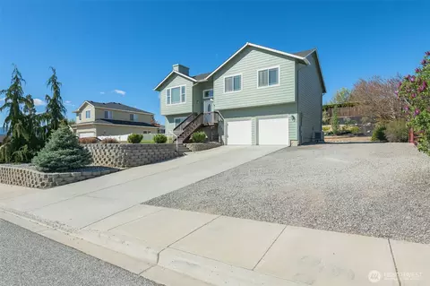 2316 Combine St, East Wenatchee, WA 98802