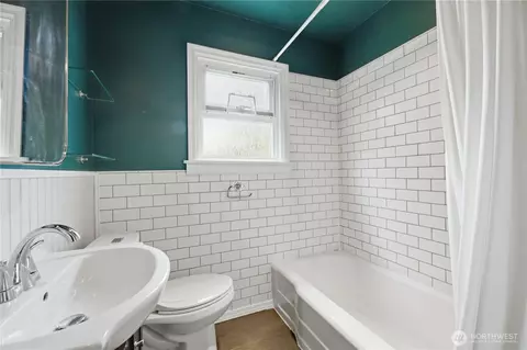 Bath - 1916 Wilson Ave, Enumclaw, WA 98022 photo 1 of 1